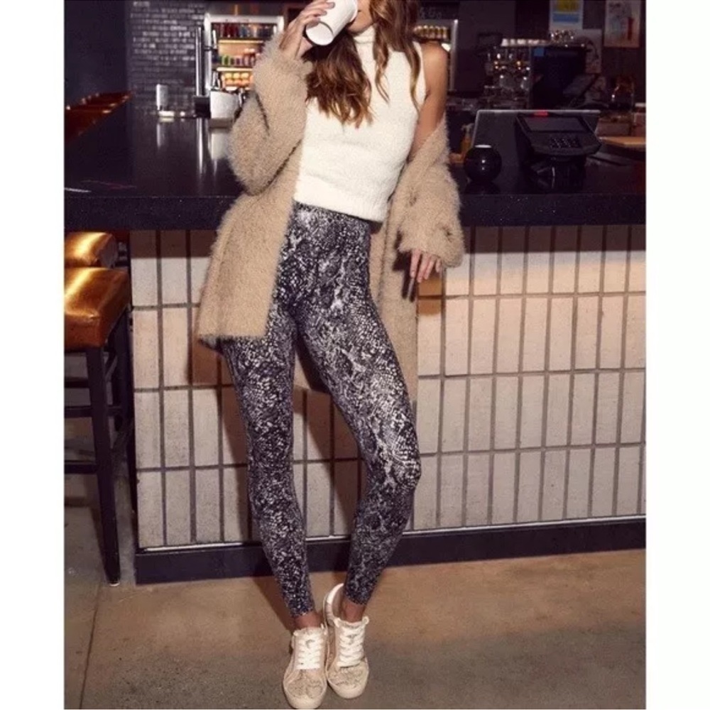 SPANX Faux Leather Snake Animal Print Metallic Shine Leggings Grey NWT